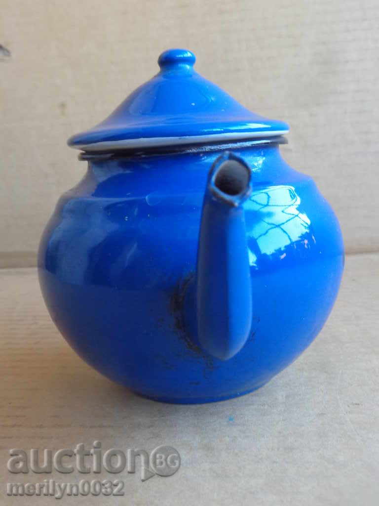 Enamelled pot, kettle, ketchup, kettle, wounded sod - 6 Enamelled pot, kettle, ketchup, kettle, wounded sod - 6
