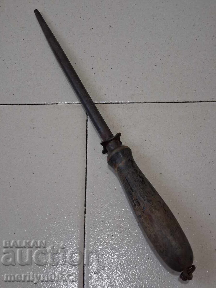 An old mass, a knife for a knife An old mass, a knife for a knife