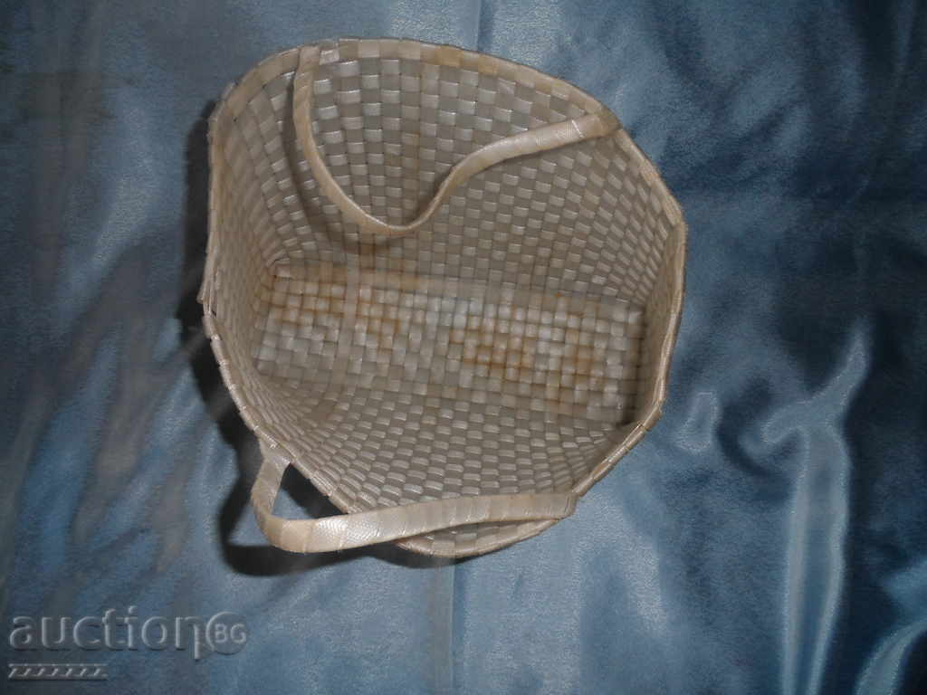 Auction retro woven bag Auction retro woven bag