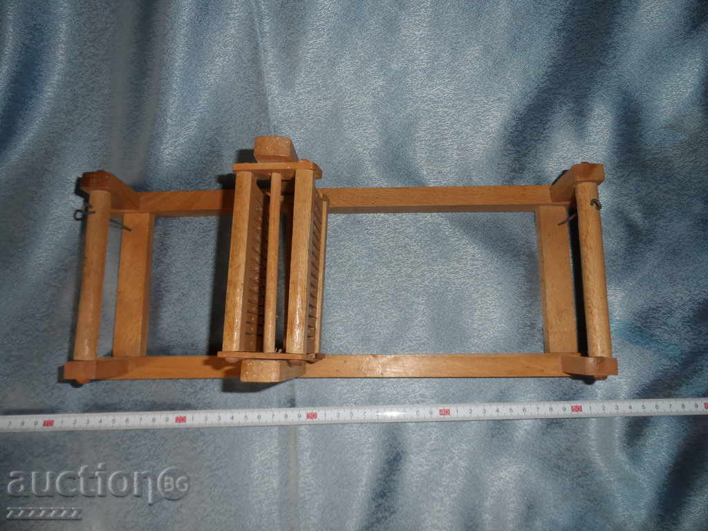 războaie vechi de lemn de la SOCA cu preț 15.00 BGN | € 7.67 războaie vechi de lemn de la SOCA cu preț 15.00 BGN | € 7.67