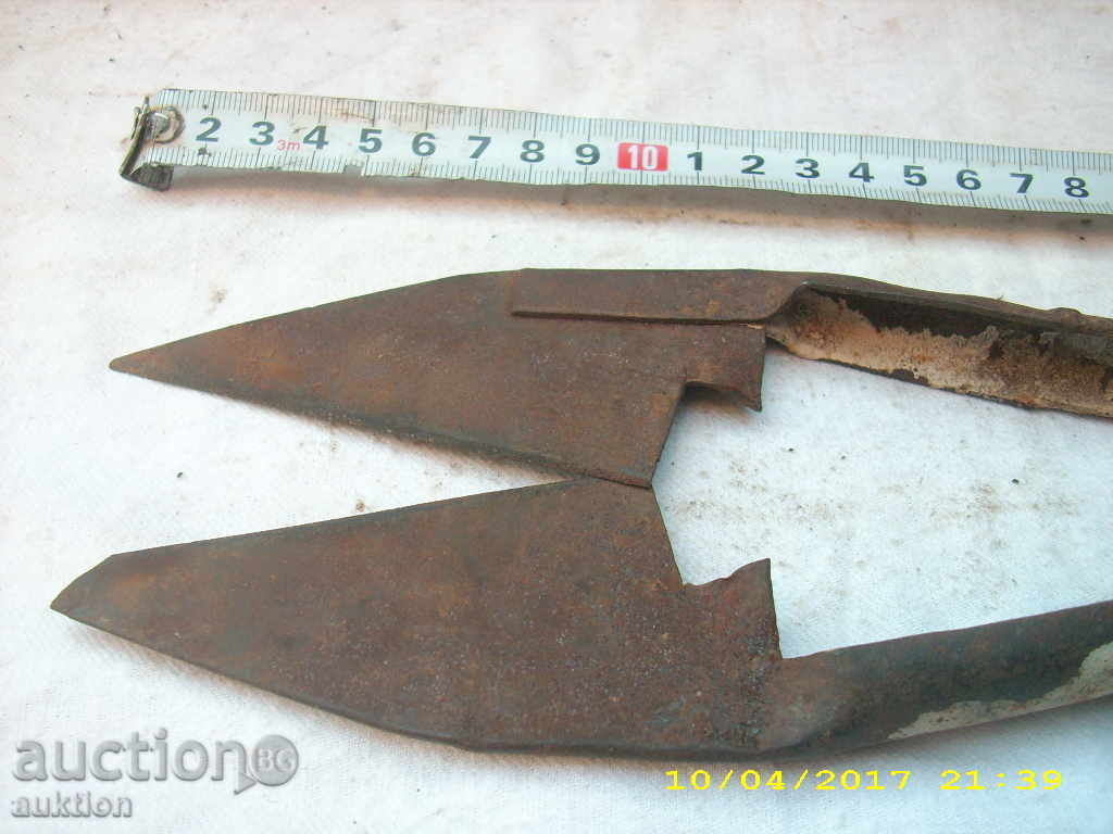 STAR HORSES HANDLE FOR SHEEPING THE SHEEP with price 2.99 BGN | € 1.53 STAR HORSES HANDLE FOR SHEEPING THE SHEEP with price 2.99 BGN | € 1.53