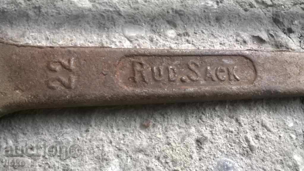 Old wrench with price 5.00 BGN | € 2.56 Old wrench with price 5.00 BGN | € 2.56
