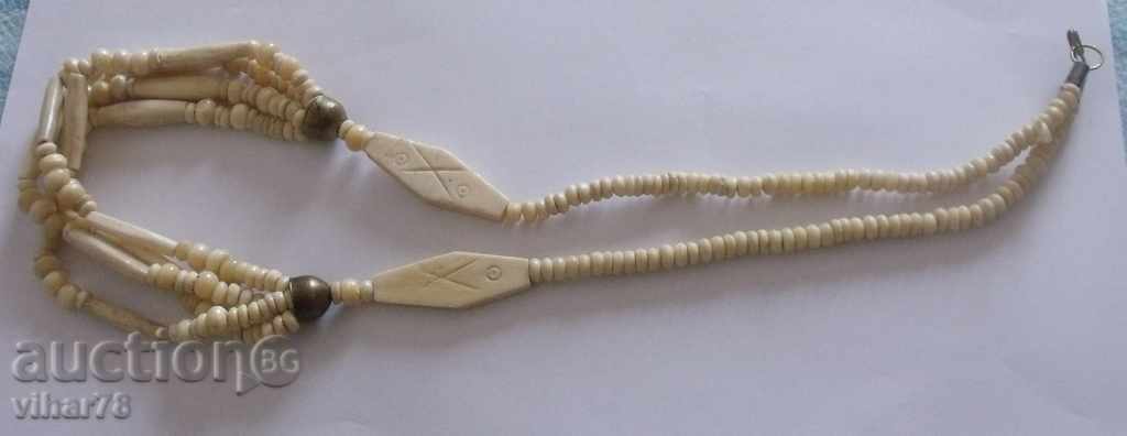 Auction an old necklace Auction an old necklace