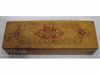 creion de lemn vechi