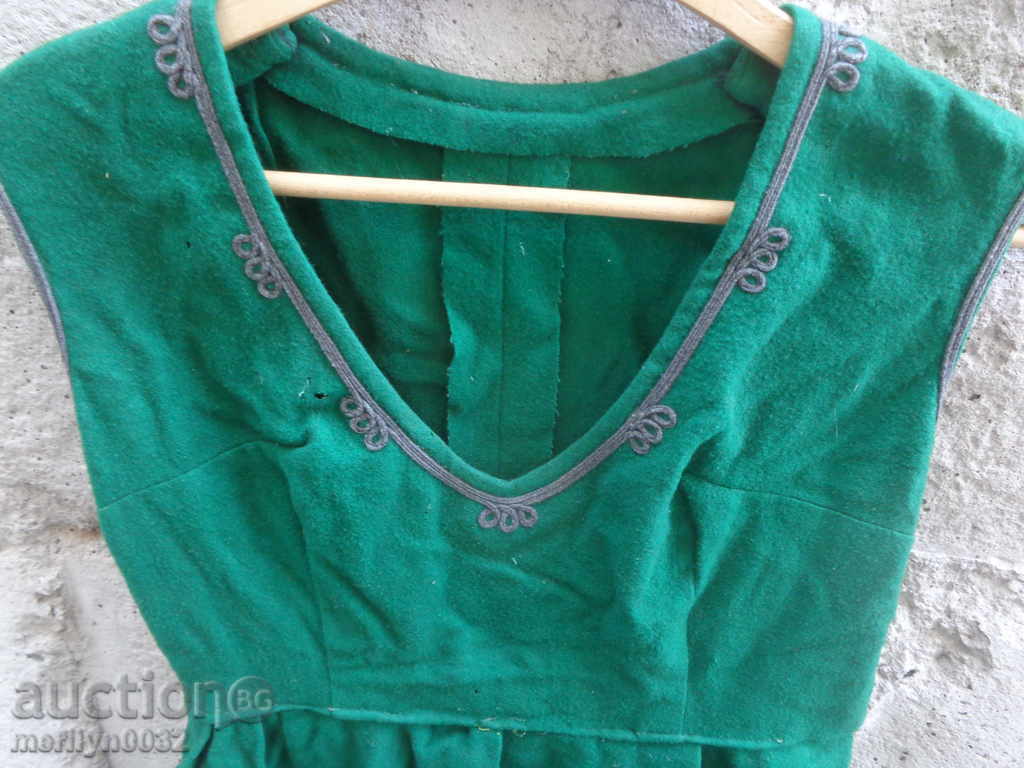 Auction Old embroidered sukman with gaitan shaek wear embroidery Auction Old embroidered sukman with gaitan shaek wear embroidery