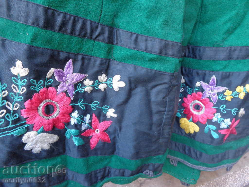 Delivery of Old embroidered sukman with gaitan shaek wear embroidery Delivery of Old embroidered sukman with gaitan shaek wear embroidery