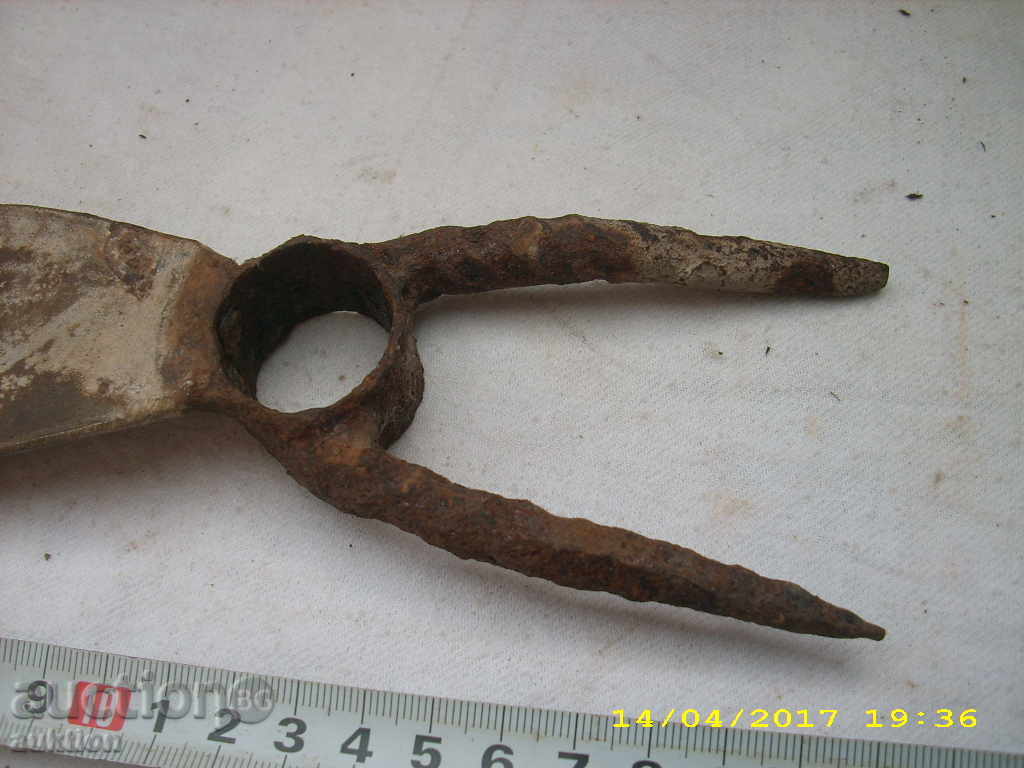 OLD MOTHER WITH TWO COUNTRIES with price 2.99 BGN | € 1.53 OLD MOTHER WITH TWO COUNTRIES with price 2.99 BGN | € 1.53