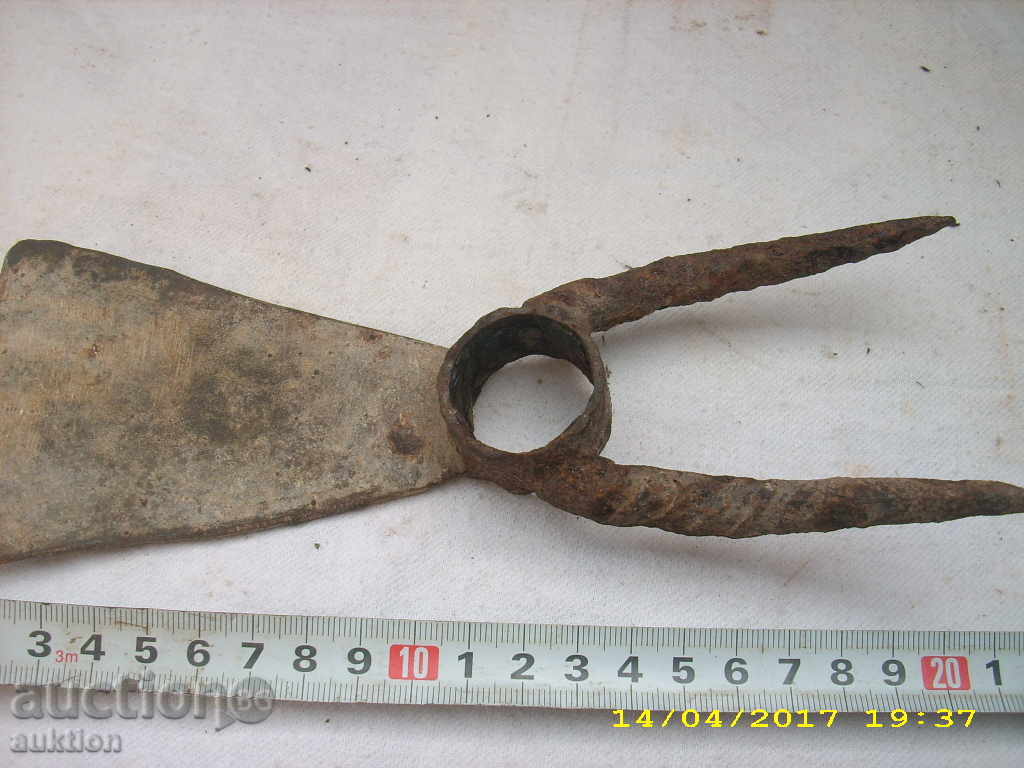 OLD MOTHER WITH TWO COUNTRIES - 5 OLD MOTHER WITH TWO COUNTRIES - 5