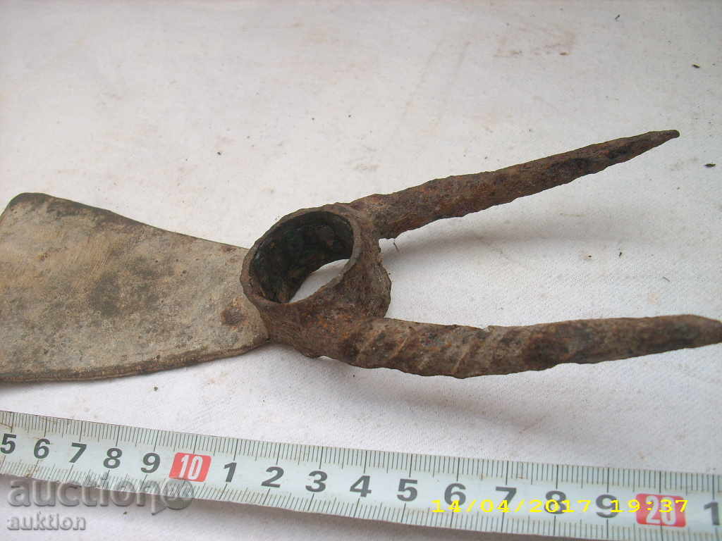 OLD MOTHER WITH TWO COUNTRIES - 6 OLD MOTHER WITH TWO COUNTRIES - 6