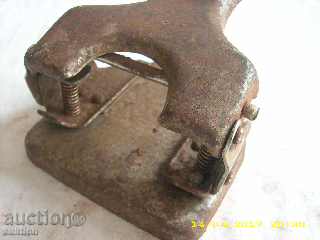 STAR PERFORATOR with price 1.99 BGN | € 1.02