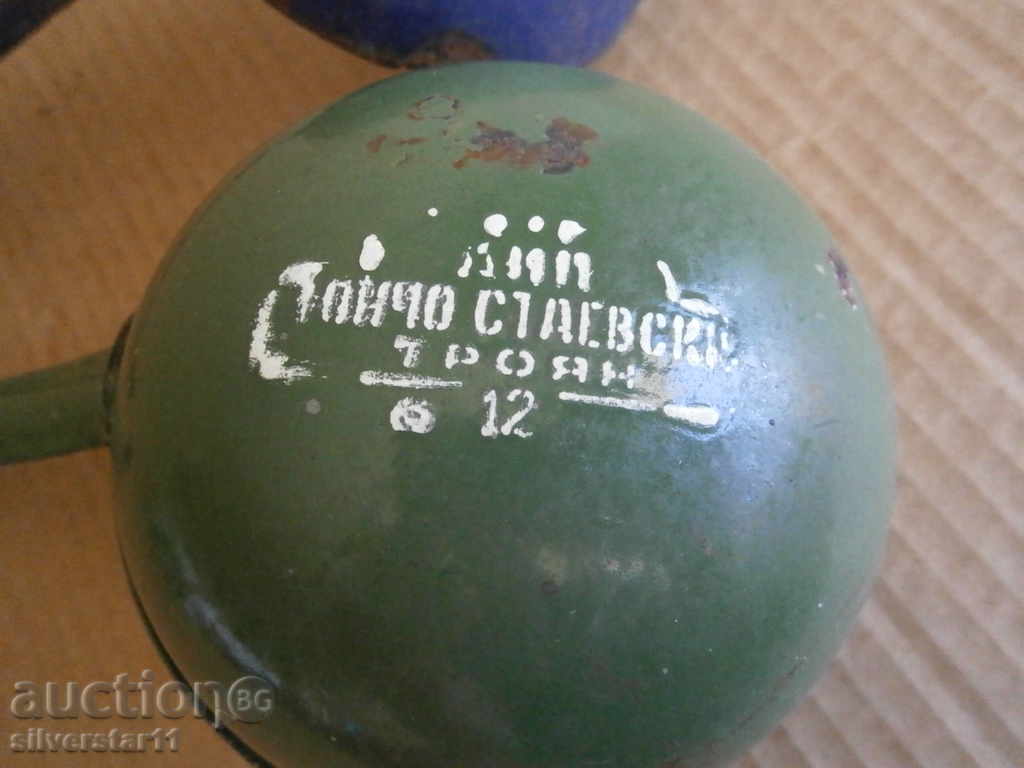 An old enamelled ladle lot - 6 An old enamelled ladle lot - 6