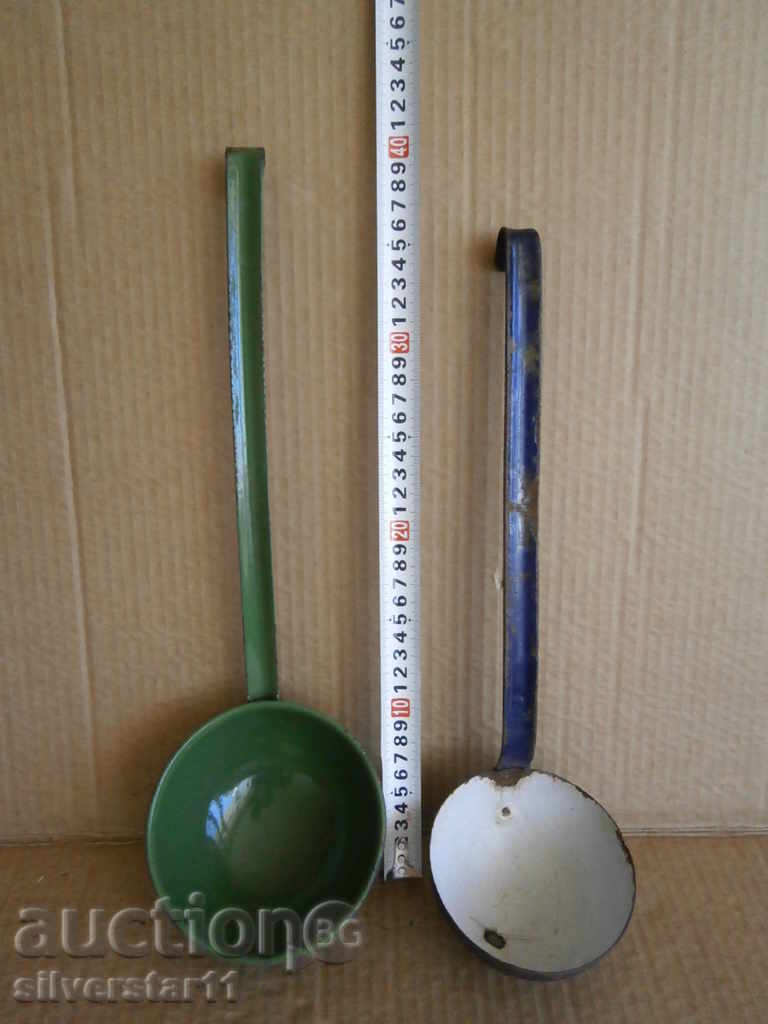 An old enamelled ladle lot