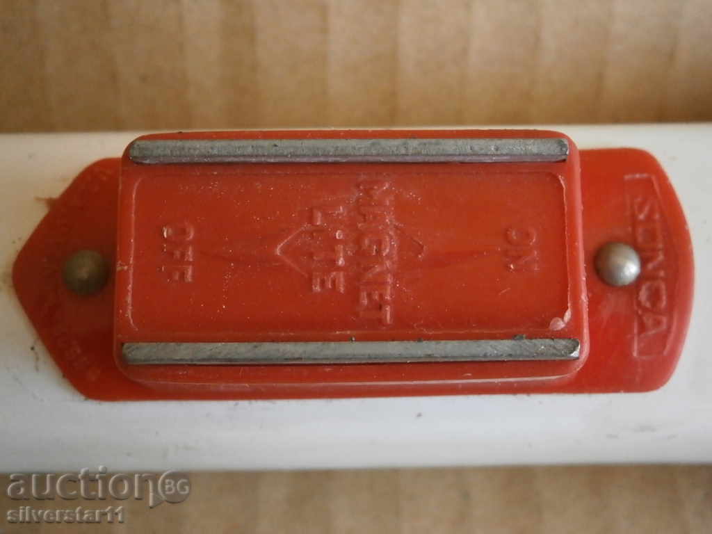 Auction old flashlight flashing flashlight Auction old flashlight flashing flashlight