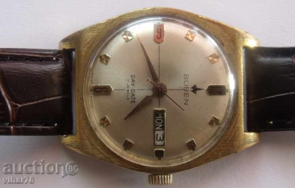 Delivery of RED MODEL BUREN Clock Delivery of RED MODEL BUREN Clock