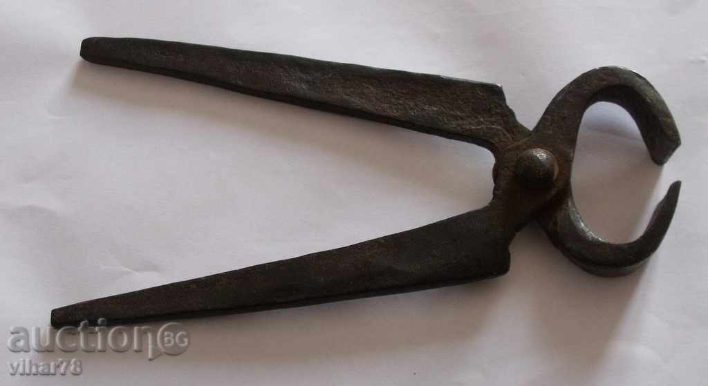 Auction Old pliers Auction Old pliers