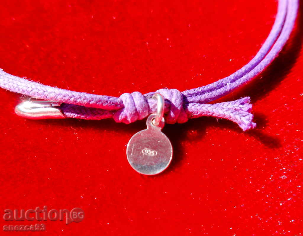 Bratara din argint violet. cu preț 7.00 BGN | € 3.58 Bratara din argint violet. cu preț 7.00 BGN | € 3.58