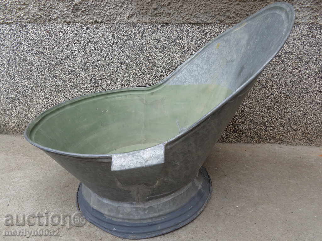 Galvanized steel legendary tub, household vessel Galvanized steel legendary tub, household vessel