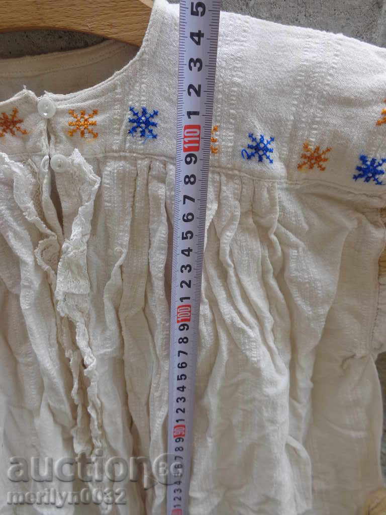 Delivery of Women's hand-embroidered lace knotted lace chewing sweater