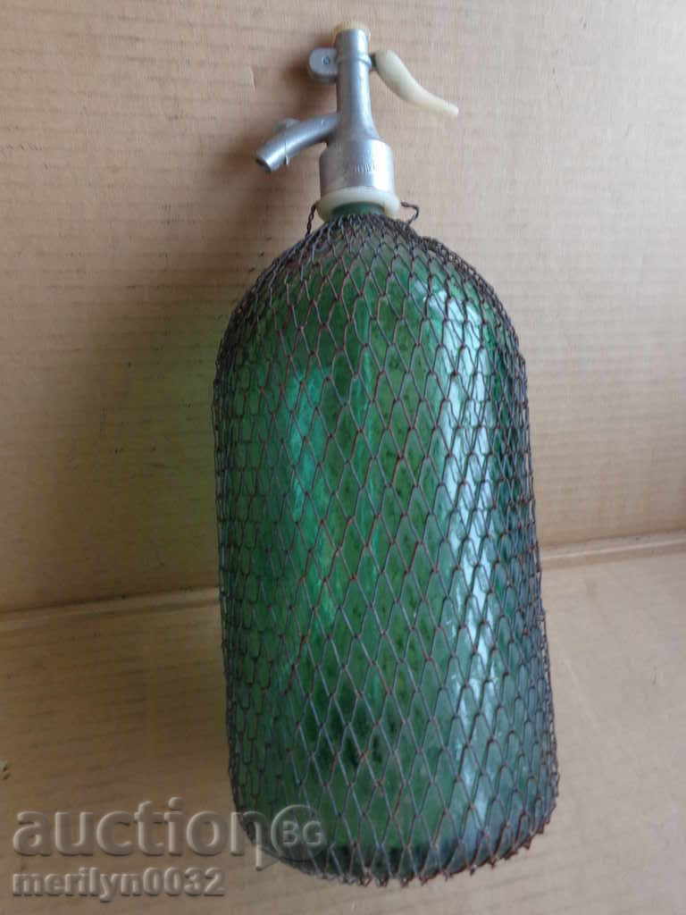 Delivery of Siphon for soda bottle of lemonade soda water Delivery of Siphon for soda bottle of lemonade soda water