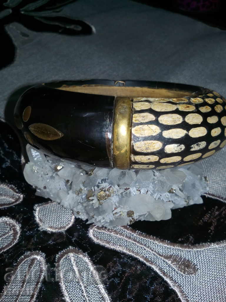 OLD AFRICAN WOOD-SANDAL WOOD with price 19.00 BGN | € 9.71 OLD AFRICAN WOOD-SANDAL WOOD with price 19.00 BGN | € 9.71