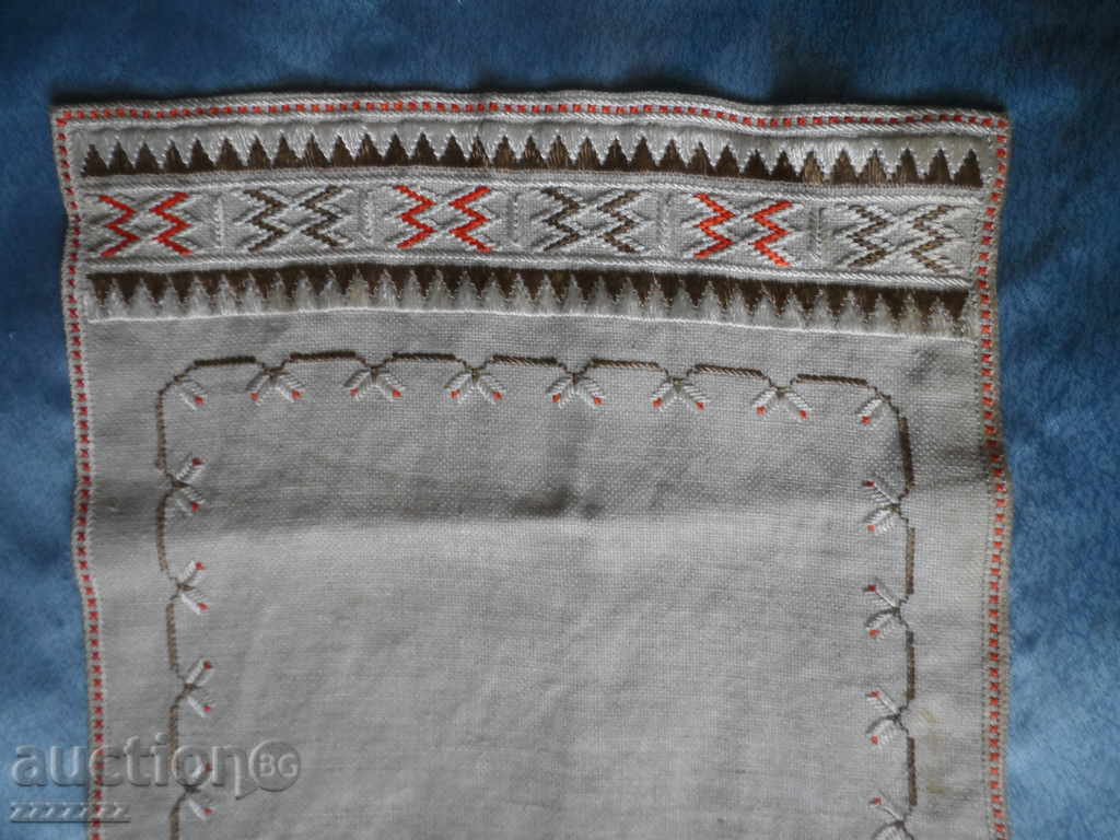fata de masa de in cu preț € 8.00 | 15.65 BGN