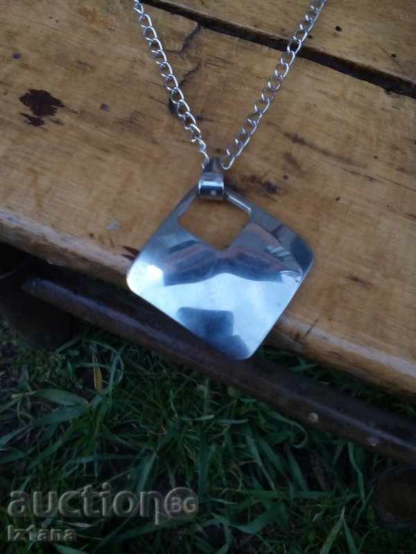 Old necklace with price 4.00 BGN | € 2.05 Old necklace with price 4.00 BGN | € 2.05