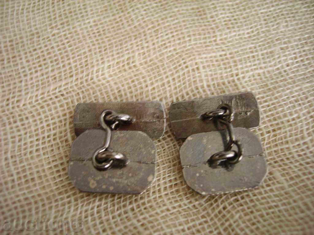 Delivery of Buttons 12 Delivery of Buttons 12