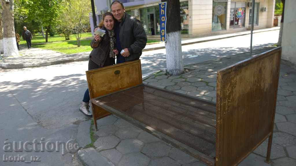Licitație 7849. vechiul pat MEBELA Stara Zagora Licitație 7849. vechiul pat MEBELA Stara Zagora
