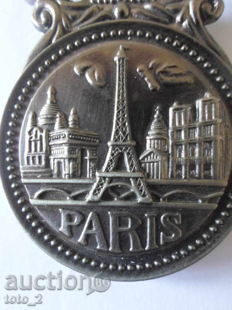 Auction Souvenir From PARIS / opener / - DISCOUNT !!! Auction Souvenir From PARIS / opener / - DISCOUNT !!!