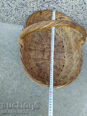 Auction  Old wicker basket, wooden basket, panner