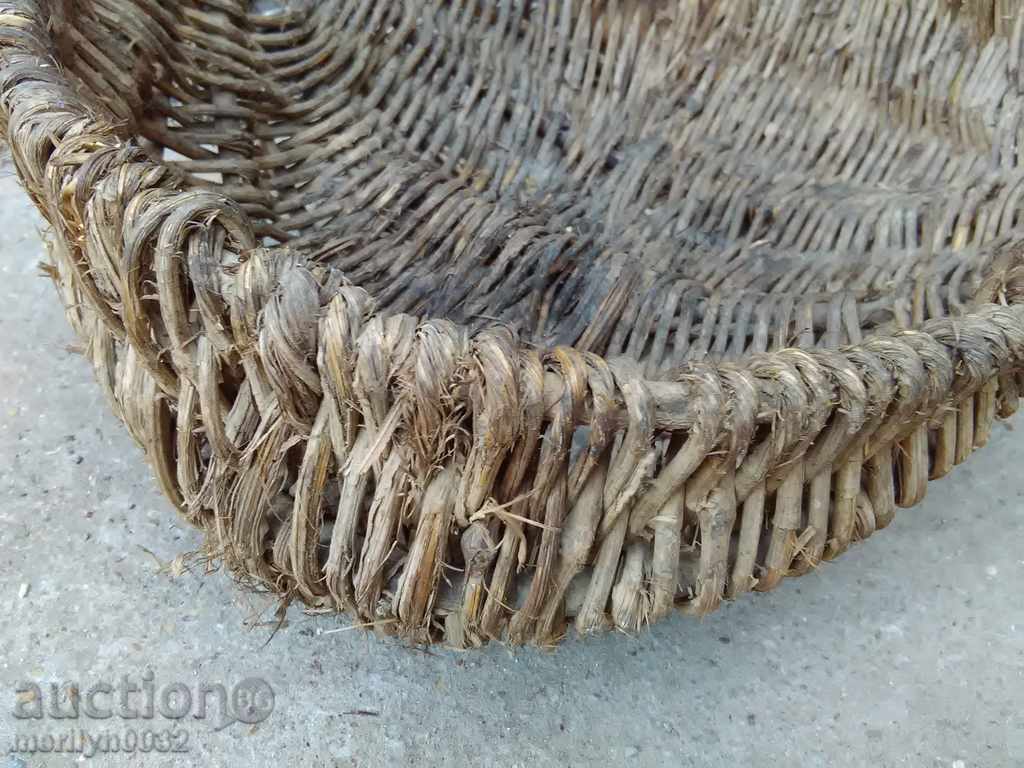 An old basket of wicker basket with price 29.00 BGN | € 14.83 An old basket of wicker basket with price 29.00 BGN | € 14.83