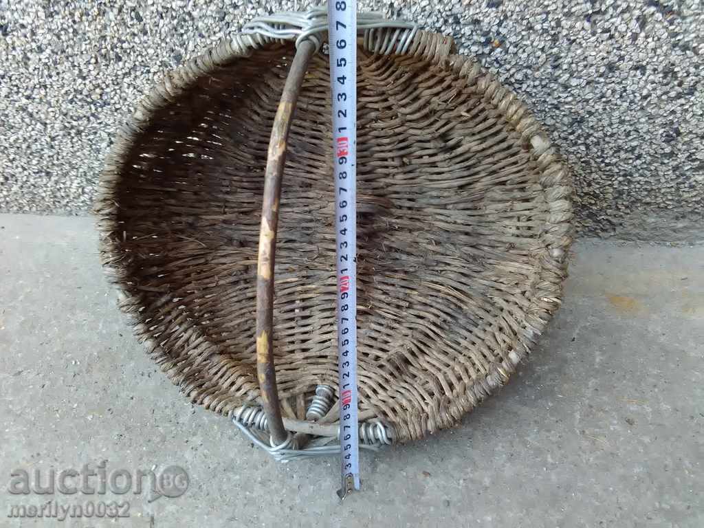 An old basket of wicker basket - 5 An old basket of wicker basket - 5