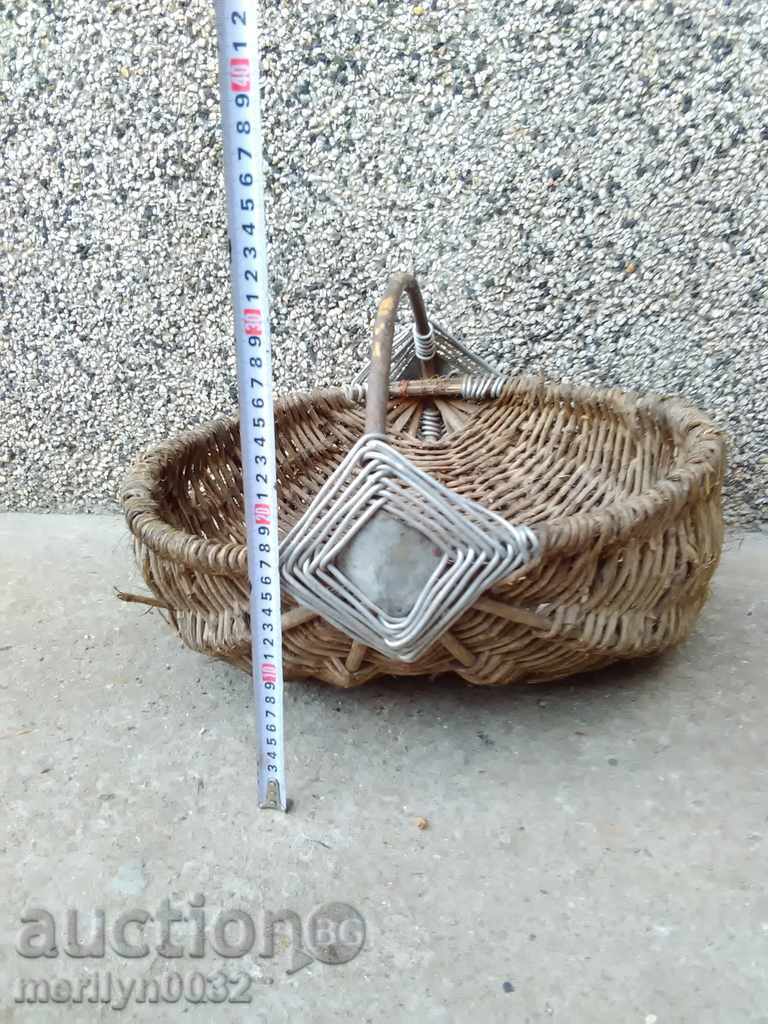 An old basket of wicker basket - 6 An old basket of wicker basket - 6