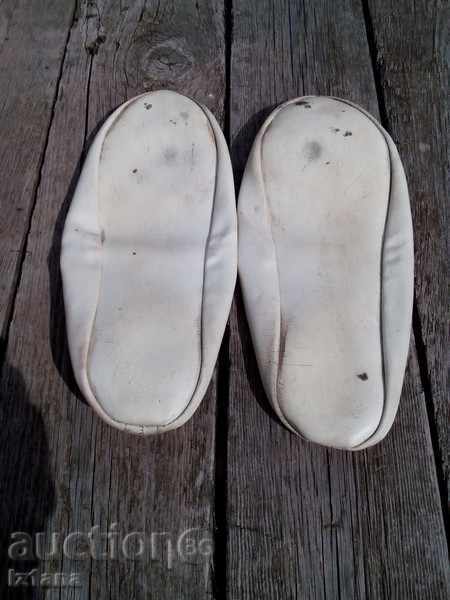 Unghii vechi cu preț 10.00 BGN | € 5.11