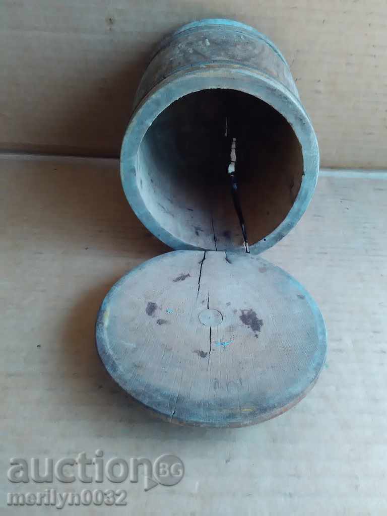 Delivery of Very old spoon, salt, wood, mortar Delivery of Very old spoon, salt, wood, mortar