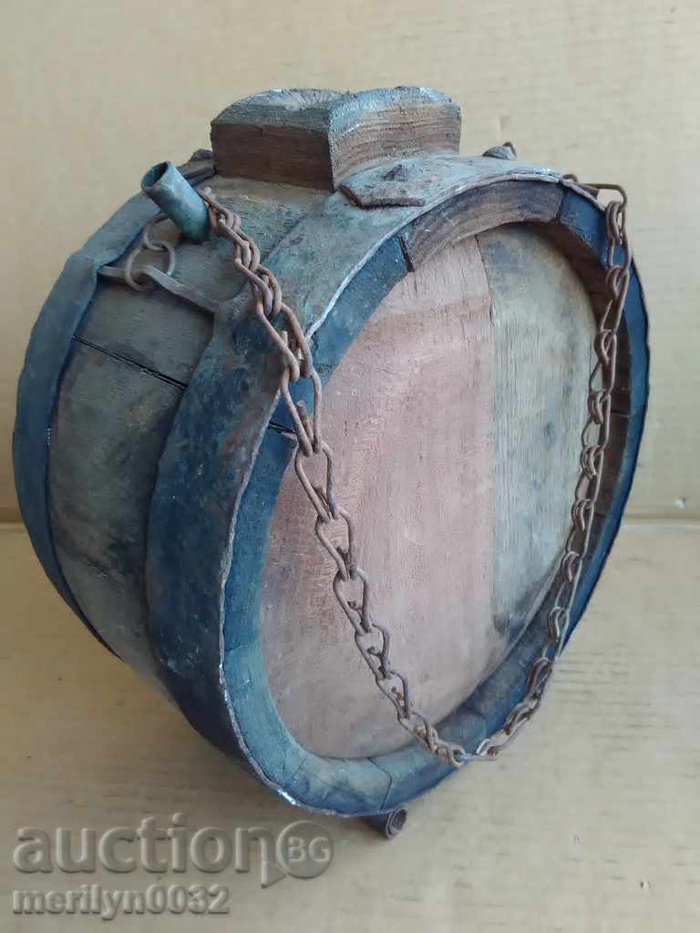 Old horse bucket, flask, barrel, crank, wooden - 7 Old horse bucket, flask, barrel, crank, wooden - 7