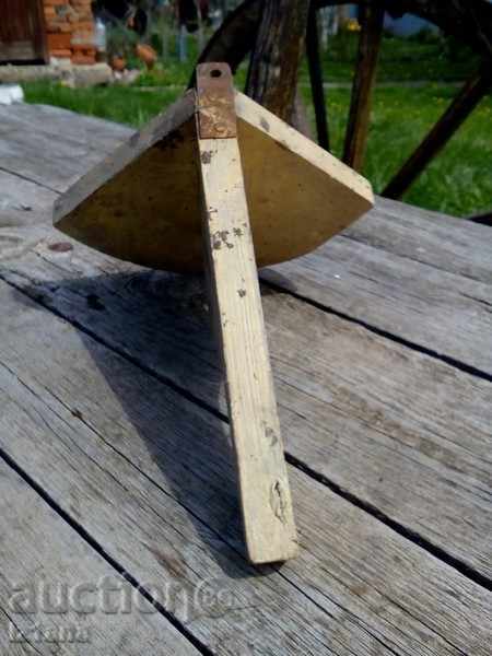 Delivery of Ancient corner stand Delivery of Ancient corner stand