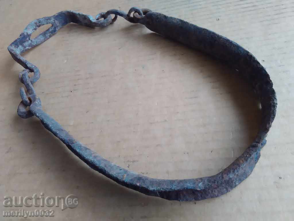 Auction Chain for a large chunk wrought iron chenille bracelet Auction Chain for a large chunk wrought iron chenille bracelet