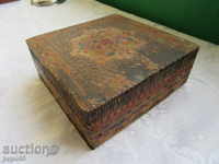 STAR PYROGRAPHED BOX (about 1945) - 14x14x5cm.