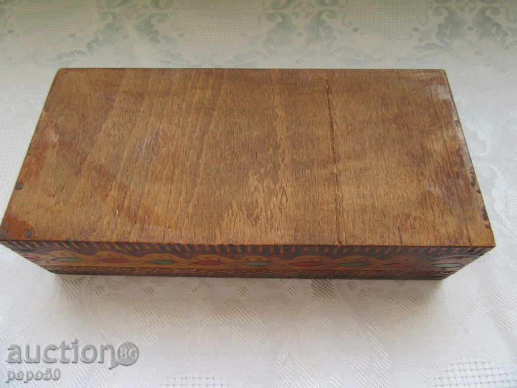 Auction STAR PYROGRAPHED BOX - RAIN STOCK / 19x9x4,7cm / Auction STAR PYROGRAPHED BOX - RAIN STOCK / 19x9x4,7cm /