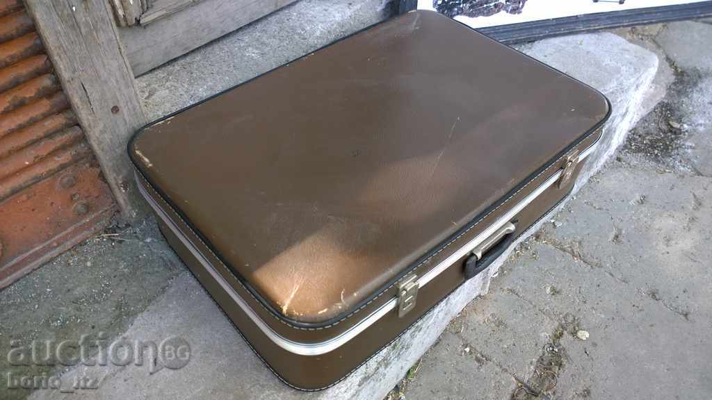 7939. СТАР КУФАР с цена 10.00 лв. | € 5.11 7939. СТАР КУФАР с цена 10.00 лв. | € 5.11