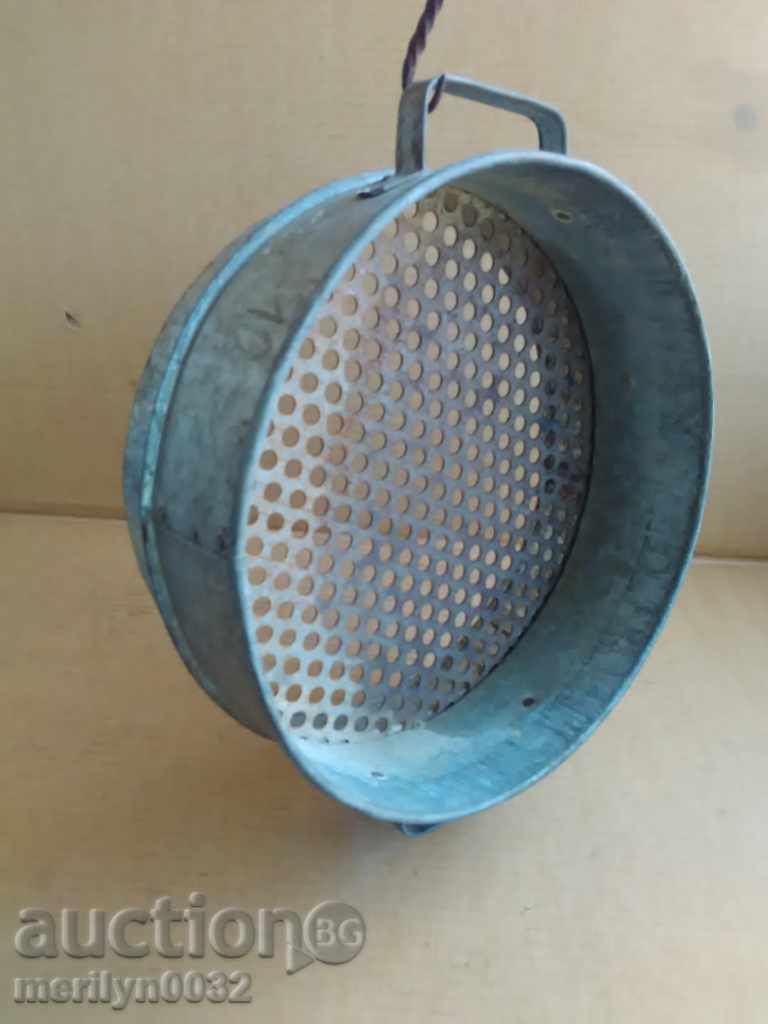 Old sieve galvanized vessel - 7