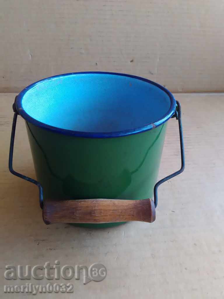 Enamelled court of the social times, enamel with price 19.00 BGN | € 9.71