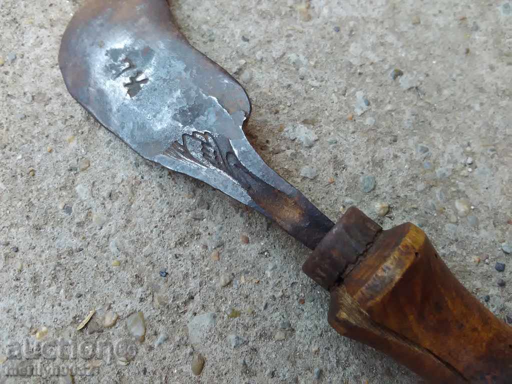 Delivery of Old hand forged hammer, wrought iron blade