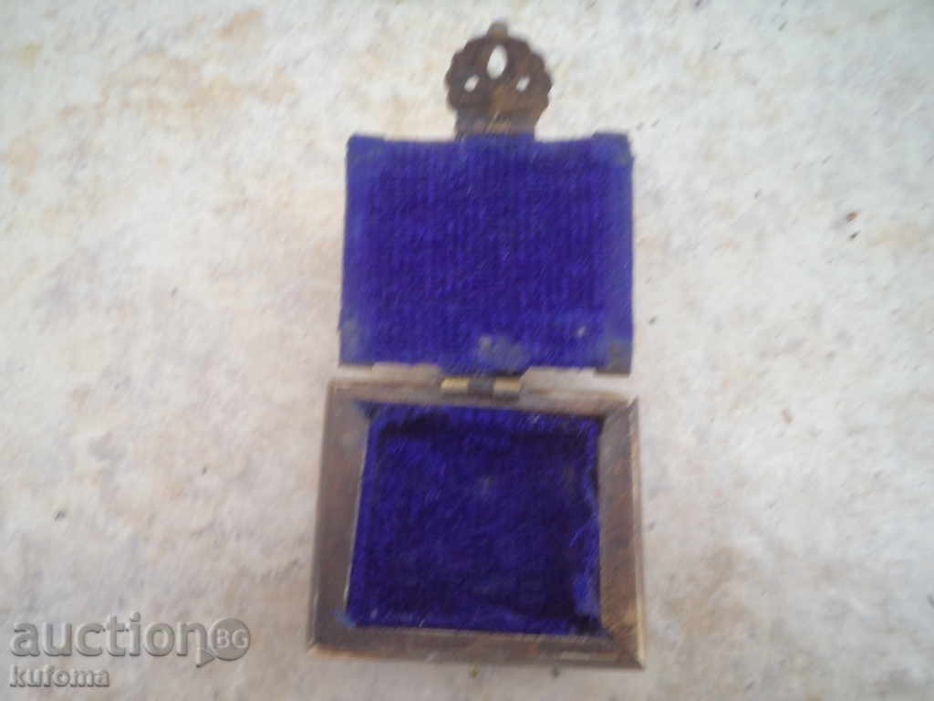 Ivory jewelery box with price 14.99 BGN | € 7.66 Ivory jewelery box with price 14.99 BGN | € 7.66