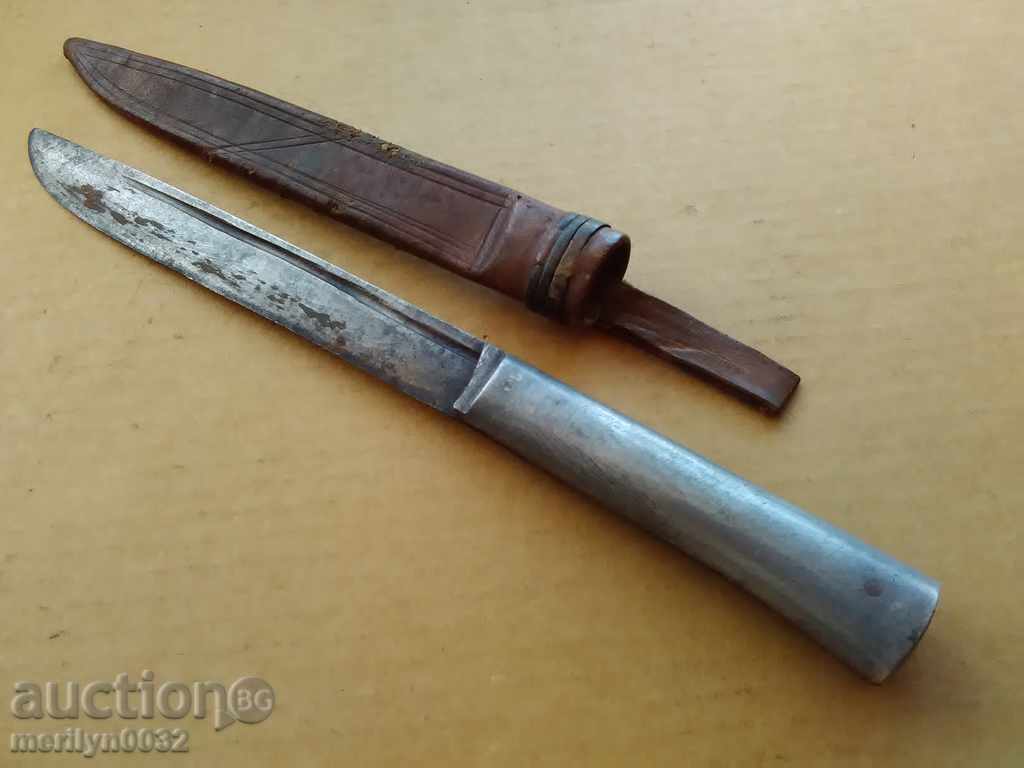 Auction  Old hand-forged butcher hunting knife with sheath dagger fist