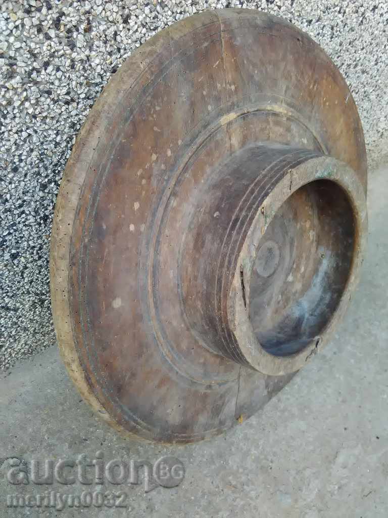 Auction Renaissance table, wooden, paralia sofra casserole blue Auction Renaissance table, wooden, paralia sofra casserole blue