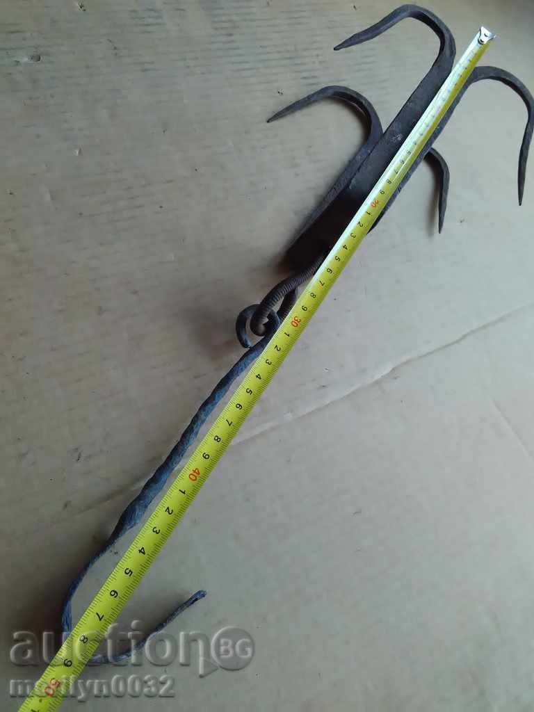 Δημοπρασία Αρχαία πλαστά άγκιστρο για εκδορά, τετραπλό άγκιστρο