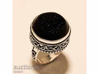 Inel cu granat negru natural