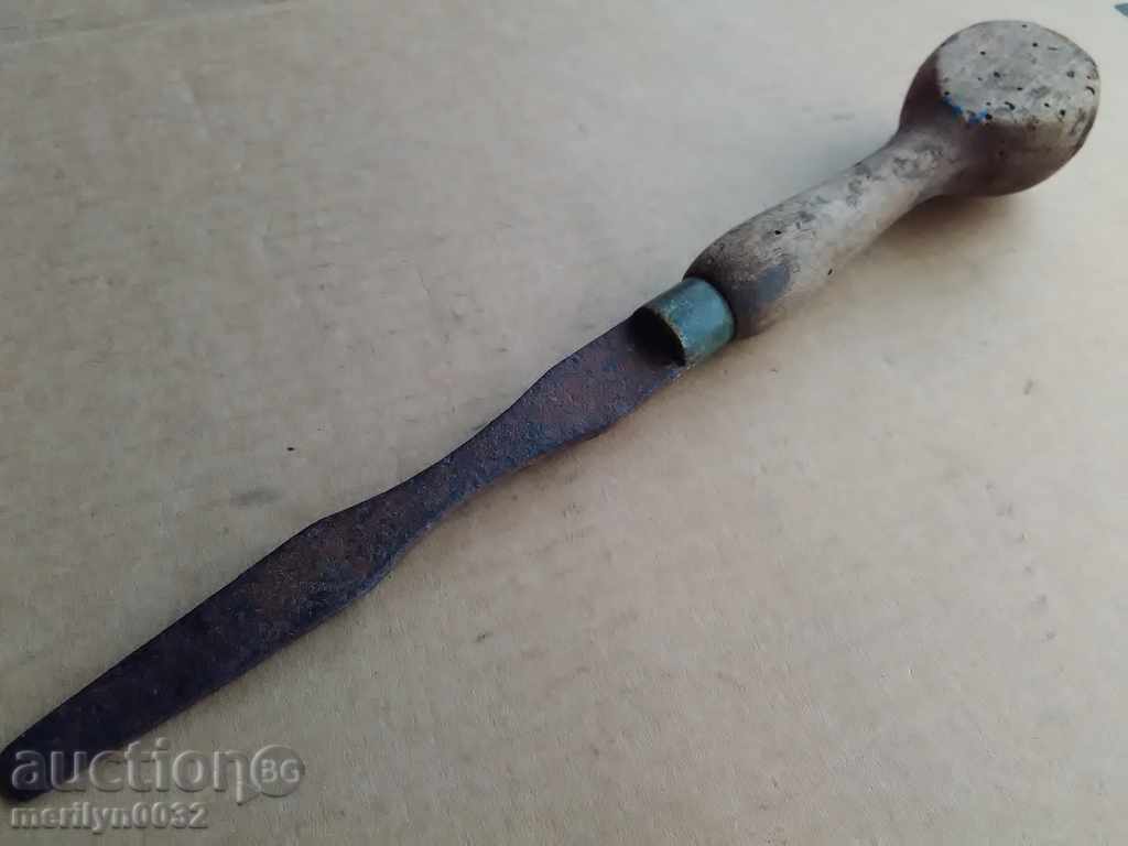 Screwdriver from a weapon workshop with price 39.00 BGN | € 19.94 Screwdriver from a weapon workshop with price 39.00 BGN | € 19.94